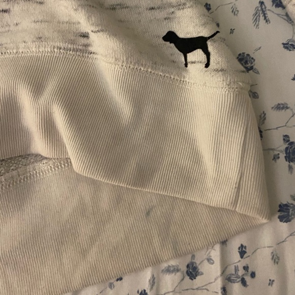 LOVE PINK cream pull over v-neck sweater - Picture 7 of 8